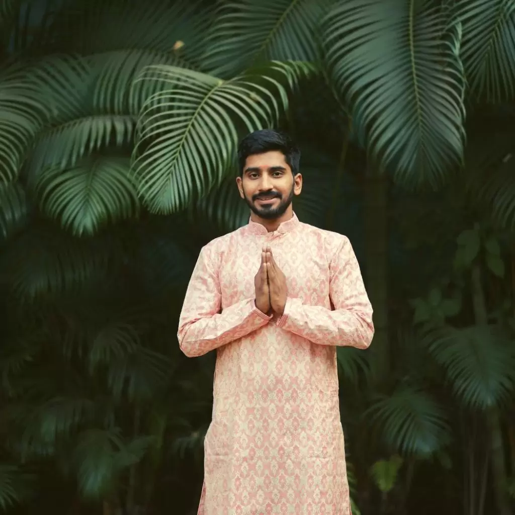 A portrait of Yogendra Aradhye Guruji, a Rigveda scholar and Yadnik.